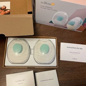 Willow Go Double Electric Breast Pump, with 21mm & 24mm Flange. Great condition